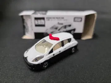 토미카 닛산 리프 패트롤카