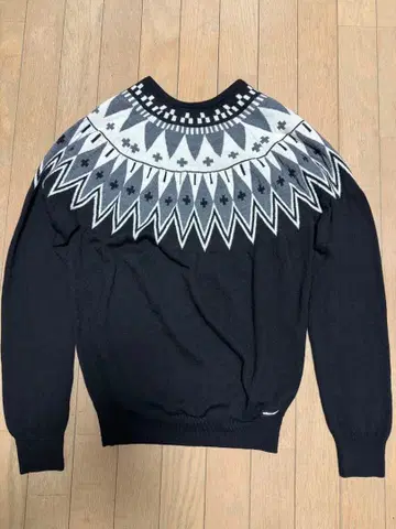 uniform experiment 크루넥 니트