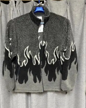 라디얼 프레임 디자인 플리스 자켓