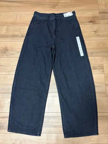 유니클로 배기 커브진 27 다크 그레이