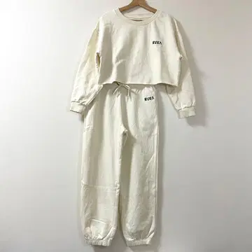 루카 아이보리 크롭 맨투맨 셋업