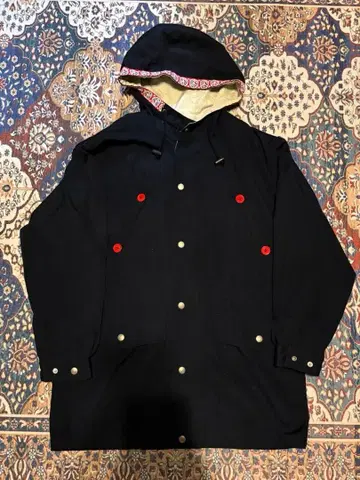 빨간색 버튼 스프링 코트