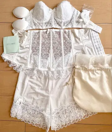 세모아 브라이덜 이너 C70/64/M