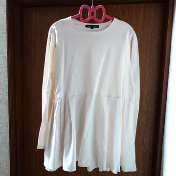 23구 내추럴 코튼 베어 콤비 페플럼 티셔츠 아이보리