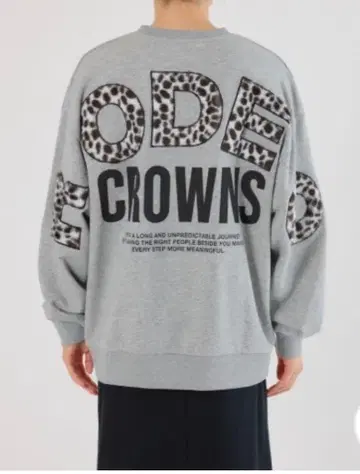 RODEOCROWNS 미사용 새상품 애니멀 인조 모피 아플리케 맨투맨