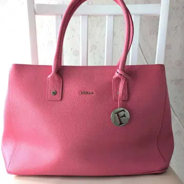 FURLA 살몬 핑크 핸드백 새상품급 수납 가방 있음