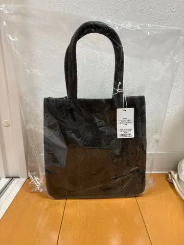 [택 포함 새상품] 메니 리본즈 페이러 백 차콜 그레이