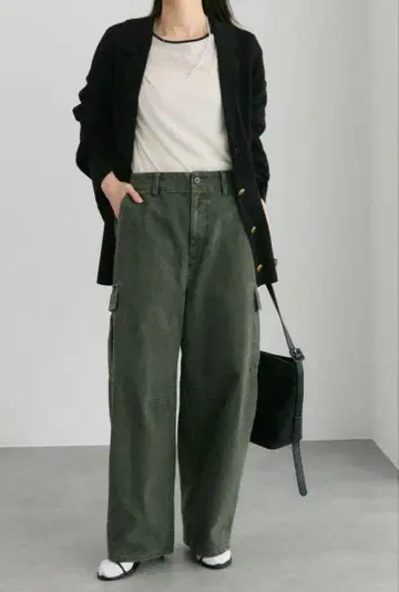 PUAL CE CIN 빈티지 라이크 커브 실루엣 카고 팬츠