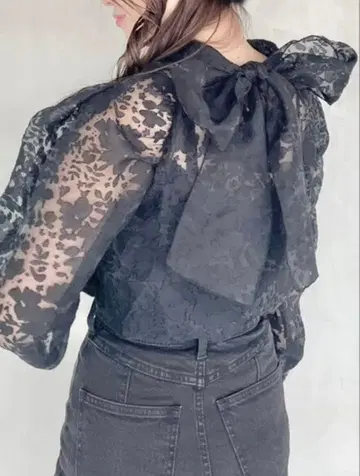 [ 미사용 새상품 ] MERCURYDUO 2WAY 오팔 리본 블라우스