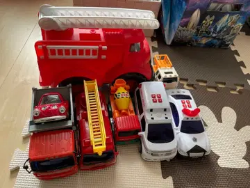 일하는 자동차 세트