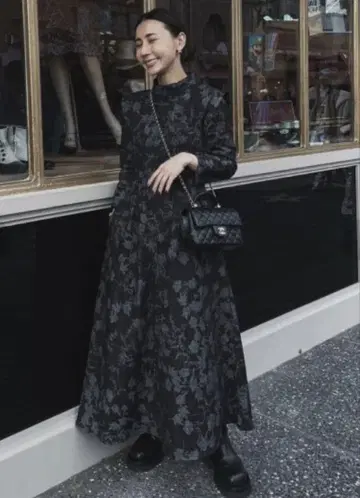 AMERI VINTAGE KEILY FLOWER DENIM DRESS