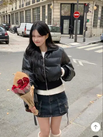 블랙 숏 기장 다운 자켓