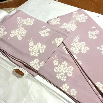 기온 사이토 아마노가와 히토에, 여름용 코몬