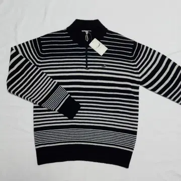 [ 미사용 새상품 ] M 사이즈 집업 스웨터 크로커다일