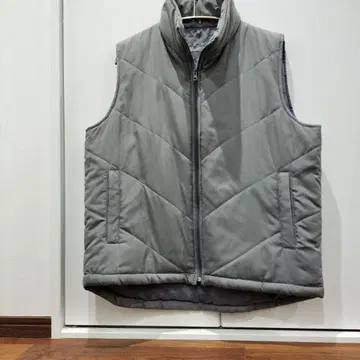 경량 그레이 퀼팅 베스트 폴리에스테르