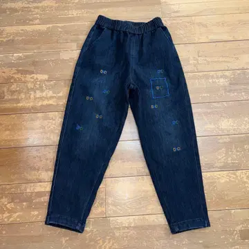 자수 장식 다크 블루 데님 팬츠 속기모