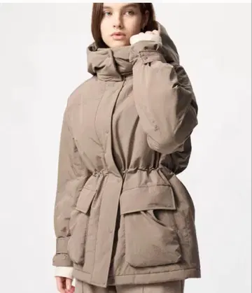 UNIQLO 하이브리드 다운 코트 베이지 사이즈 M