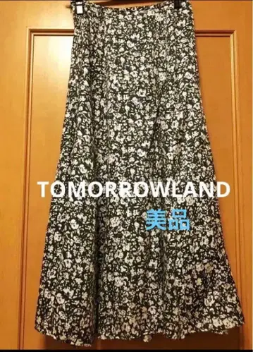 투모로우랜드 꽃무늬 롱 플레어 스커트 사이즈 36 원산국 일본