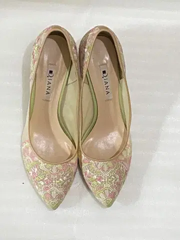 다이애나 펌프스 핑크 그린 23.5 자수 튤 봄 시어