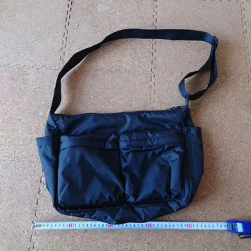 GU 나일론 숄더백.