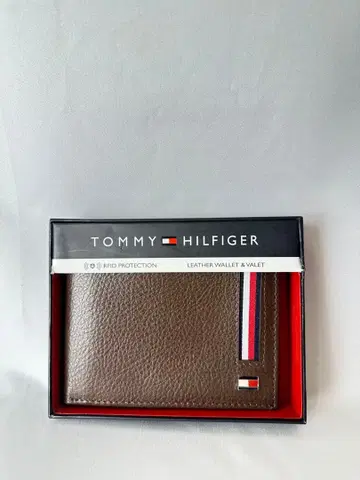 TOMMY HILFIGER 브라운 가죽 접이식 지갑