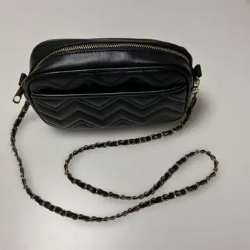 블랙 지그재그 퀼팅 숄더백