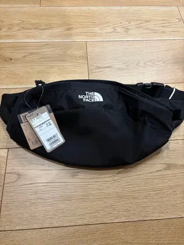 THE NORTH FACE NM72304 바디백 블랙 4L