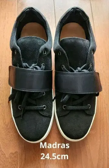 미사용 madras 블랙 스웨이드 스니커즈 24.5cm