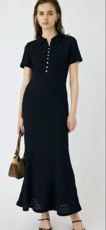 블랙 반팔 롱 원피스 버튼 포함