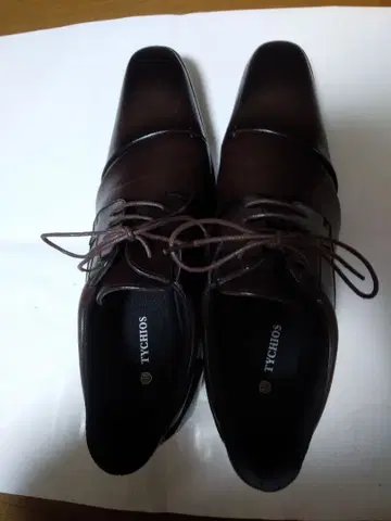 TYCHOS 브라운 드레스 슈즈