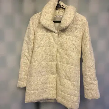 새상품급 Delyle NOIR 아이보리 로즈 롱 코트