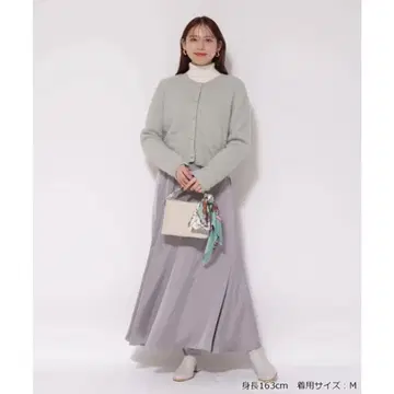 [새상품] JUSGLITTY 새틴 플레어 스커트