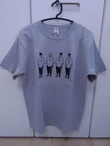 새상품 택 포함 그레이 T셔츠 M 사이즈 BARNS