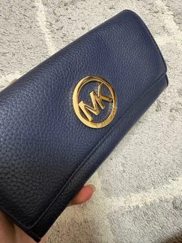 Michael Kors 네이비 장지갑