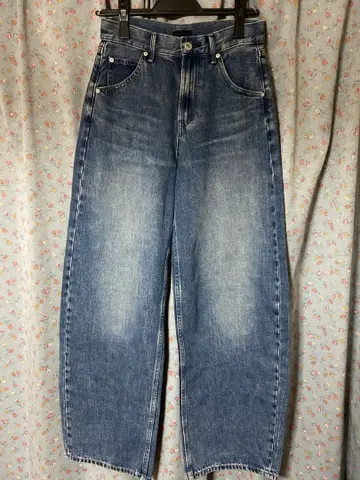 유니클로 배기 커브 청바지 22