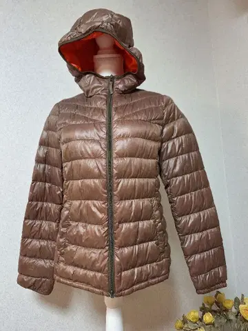 유니클로 바이컬러 다운 자켓 후드 부착