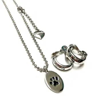 MOSCHINO 모스키노 고양이 발바닥 목걸이 귀찌 세트