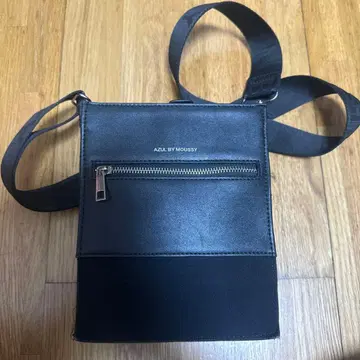 AZUL BY MOUSSY 블랙 숄더백