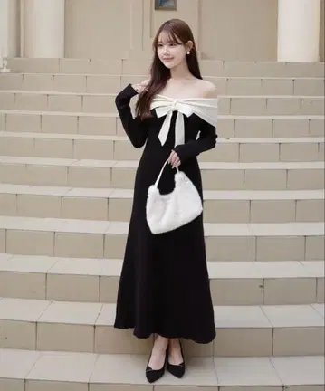 HOLIDAY&HOLIDAY 리본 오프숄더 리브 니트 원피스