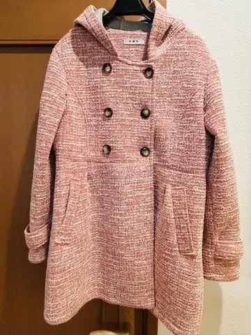이탈리아제 핑크 계열 더블 브레스트 코트 후드 부착