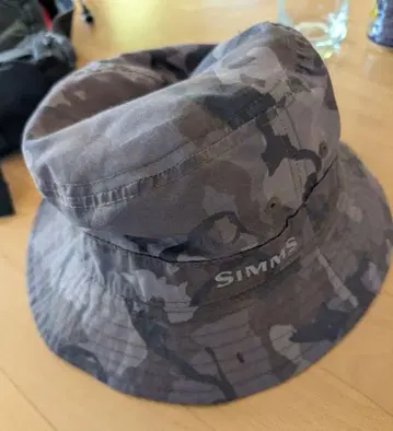 SIMMS 카모플라쥬 버킷햇