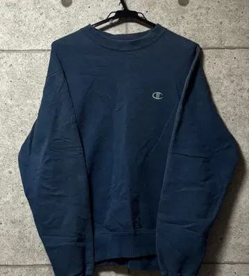 Champion 다크 블루 맨투맨 M