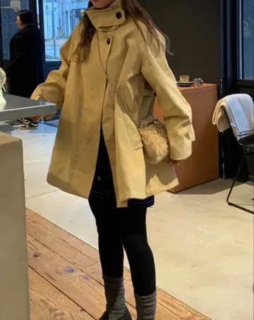 베이지 트렌치코트 nugu