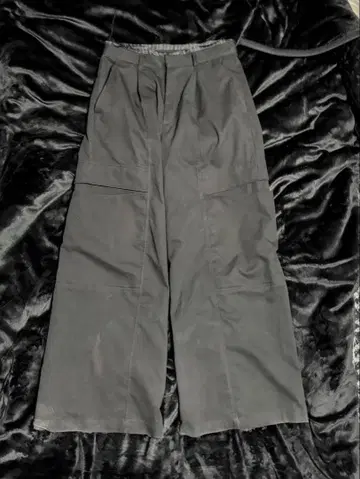 [ 와이드 카고 팬츠 ] 턱 포함 / 블랙 / 디자이너 실루엣