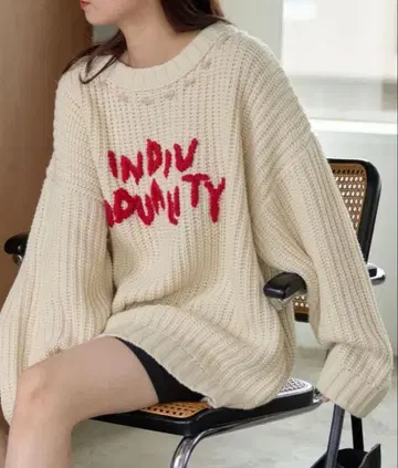 astane 카스타네 핸드 스티치 로고 니트 풀오버