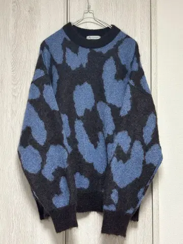[ 미사용 새상품 ] 블루의 빅 패턴 레오파드 모헤어 남성용 니트 상태