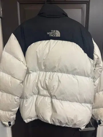 THE NORTH FACE swagger 눕시 700 센터 로고 화이트
