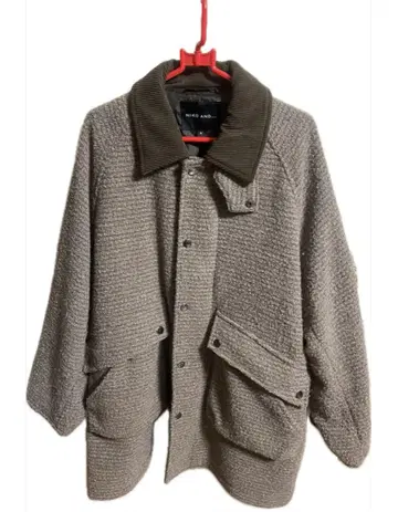 niko and - 리사이클 PE 헌팅 코트