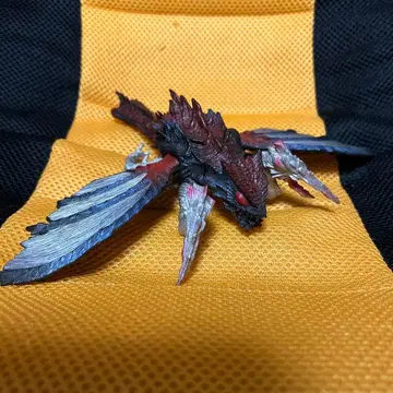 극장 한정판 반다이 메가기라스 소프트 비닐 1