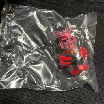 지크 액스 제일복권 D상 모빌슈트 헤드 마그넷 빨간색 건담